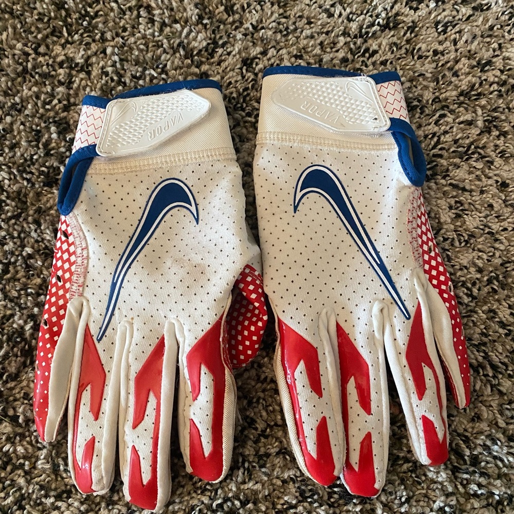 Nike youth Football gloves